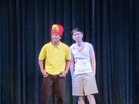 「冷凍庫の中の愛」では、寒い室内で熱い愛を育む2人のコントを披露。