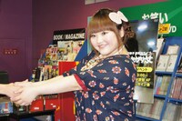 トークの後にはサイン会＆握手会が行われた。