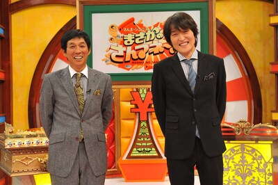 「さんま・ジュニア　まさかのさんマネー！」でMCとして初タッグを務める明石家さんまと千原ジュニア（左から）。(c)KTV