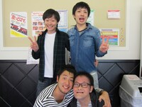 2011年11月開催の「ソーセ牛シュタイン」を告知する和牛とアインシュタイン。