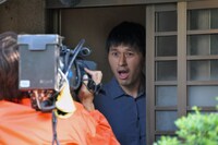 ドラマ「俺の空 刑事編」にゲスト出演するオードリー春日。(c)テレビ朝日