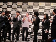 会場にはプロジェクト開始当時の宮迫のパネルが。写真を見ながら、「俺、前髪なかったんだぜ」と現在の成果をかみしめた。