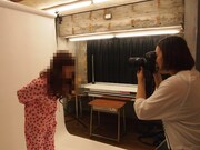 「オトコレ ～無限大 男の娘（こ）コレクション～」より。ライブではモザイクなしの写真が公開される。