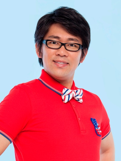 「AカイシャEカイシャ」MCのビビる大木。