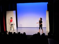 悪と戦うヒーロー。追い詰められたヒーローが繰り出す必殺技とは。ナレーションはツィンテル勢登。