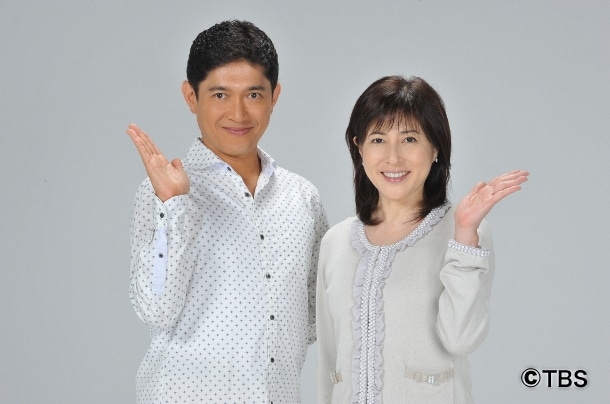 「はなまるマーケット」司会の薬丸裕英と岡江久美子（左から）。(c)TBS