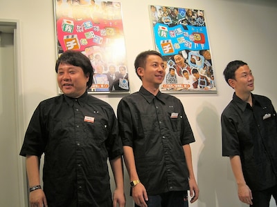 東京・SHIBUYA TSUTAYAにて、「我が家のチャンネルG」のDVD発売記念握手会＆撮影会イベントを行なった我が家。