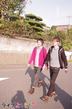 携帯サイト・ライブよしもとの「さんぽ友」第3回に登場する、ボーイフレンド黒沼（右）とあわよくば小川（左）。