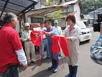 高知ではフルーツトマトを収穫。さらに子供たちに体験農業学習などを通して農業や食の大切さを伝える“あぐりキッズスクール”のサポートをする「赤い褌隊」を取材。