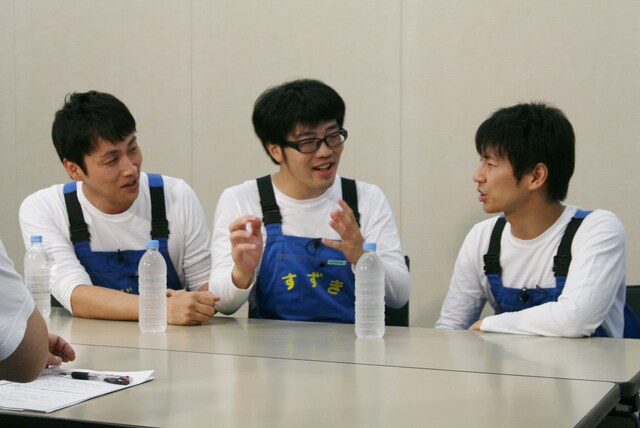 とある重大発表が行われる「撮れ高次第」第6回。これに伴い、あらためて番組に浮上した課題について、アンジャッシュ児嶋、ドランクドラゴン鈴木、キングオブコメディ高橋（左から）が会議を行う。