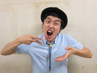 11月28日（月）、東京・阿佐ヶ谷ロフトにて開催されるトークライブ「ラーメン二郎ナイト～世界に愛を叫びますか?それとも、ニンニク入れますか?～」主催のしずる村上。