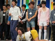 ざしきわらしはショートコント「居酒屋」を披露。選抜決定してくれた品川に女豹ポーズでお礼。