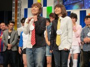 TEAM BANANAは嬉しい気持ちを体で表現するも退場。