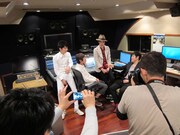 終始トークをしている4人。ノンスタが「THE MANZAI」でのキンコンの様子をいじる場面も。