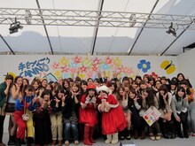 産業能率大学自由が丘キャンパス学園祭「産能祭」特設ステージにて行われたトークショーに出演した森三中・黒沢と椿鬼奴。