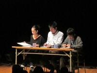 第4局の西、有野、星野。西はひとりに「R-1とか出ればいいのに」とすすめられていた。