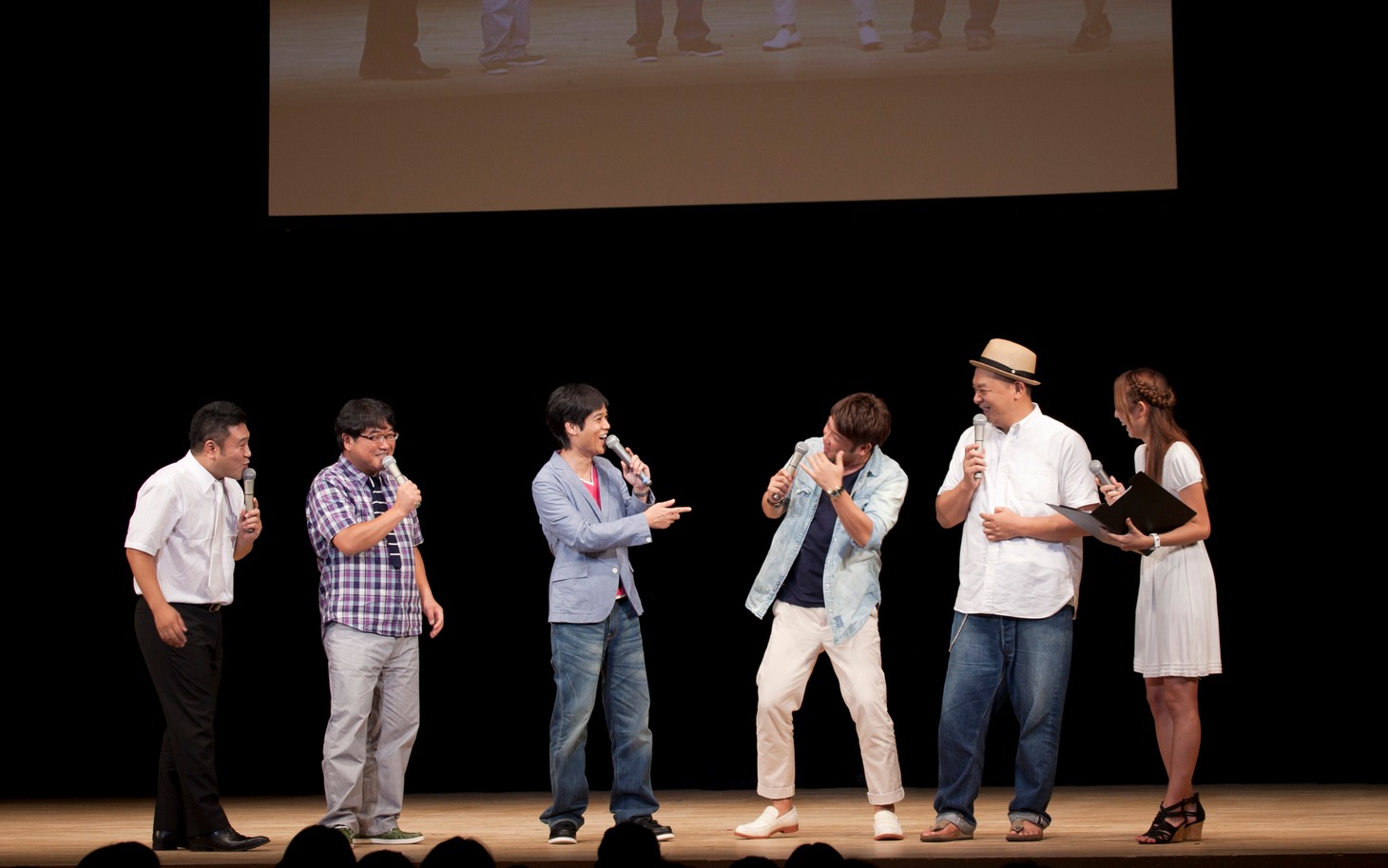 「笑顔の力」の一場面。