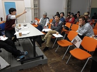 「ET-KING歌笑劇 ～焚き火～」稽古の様子。