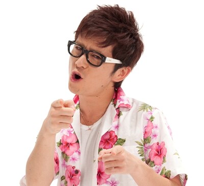 海外ドラマ「Hawaii Five-0」の宣伝隊長「チーム Five-0 日本リーダー」として、期間限定チーム「ハワウィ～ガールズ」を結成したオリエンタルラジオ藤森。