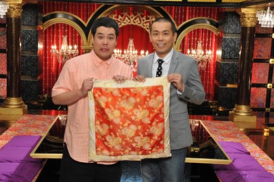 「2012年一番早いお笑いバトル！ フットンダ王決定戦」のMCを務めるタカアンドトシ。(c)CTV