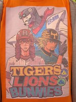 豊本のTシャツ。