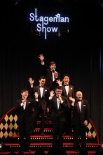 「ステージマンショー」で歴代MCを務めたあべこうじ、エハラマサヒロ、ムーディ勝山、くまだまさし、ギンナナ金成、永井佑一郎。(c)河村正和