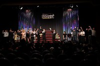 11月25日に、品川・よしもとプリンスシアターにて行われたイベントライブ「さよなら品川よしもとプリンスシアター～メモリー～」。若手からベテランまで30組以上の芸人たちが出演。(c)河村正和