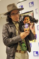 「粘土道2」にも掲載されている「顔フォン4」。