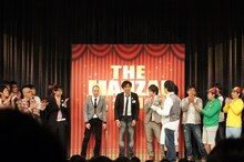 「THE MANZAI 2011」本戦サーキット5日目で審査の結果3位となったスリムクラブ（中央）。