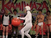 某高性能ロボットの完コピで会場を爆笑の渦に巻き込んだ原西。