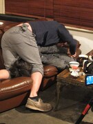 いきなり乱闘を始める川島と藤原。