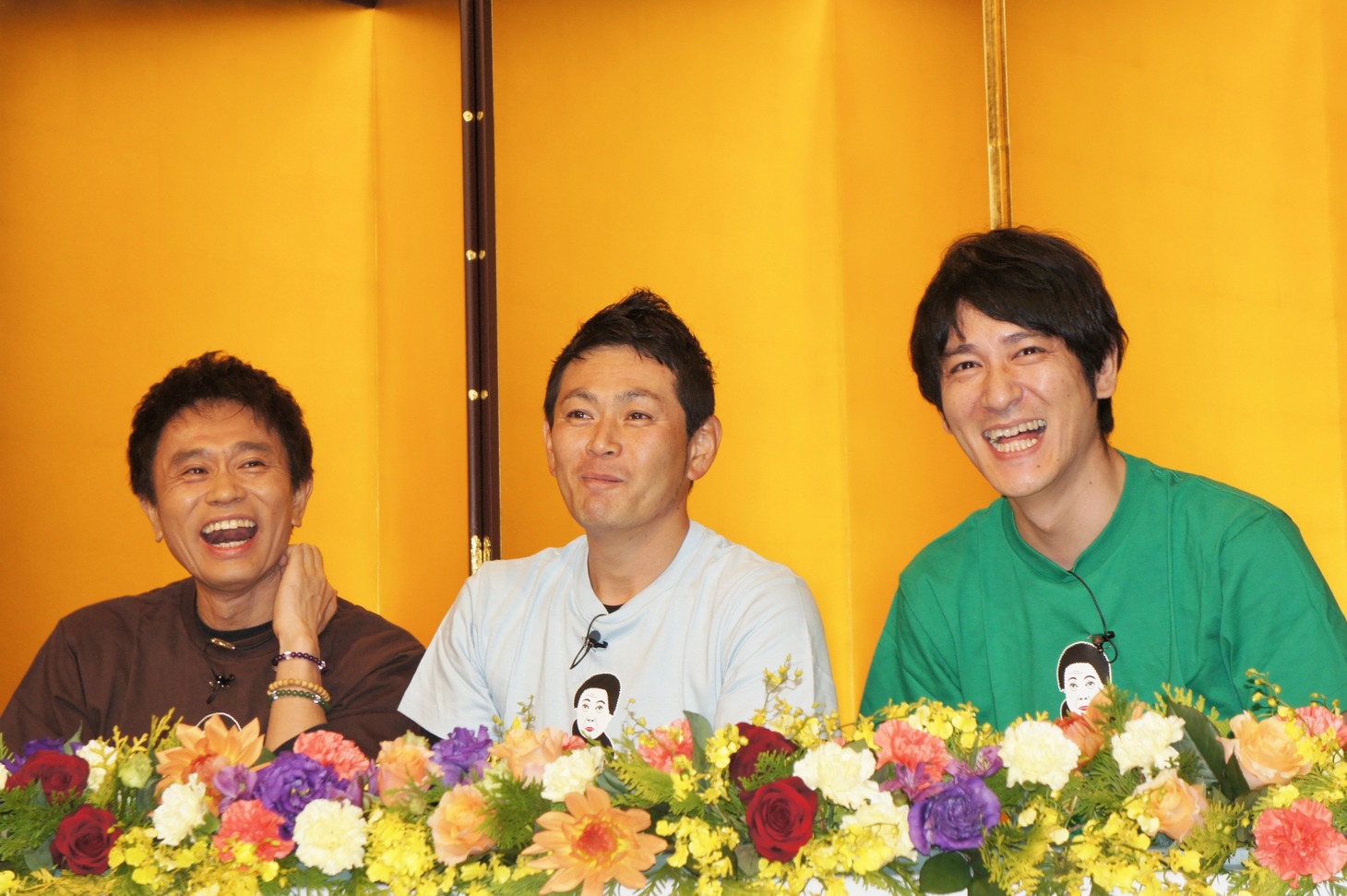 会見の様子。