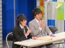 司会のLLR。初登場にもかかわらず、さまざまな技の名前を口にした。