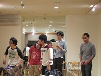 「田中が考え中」稽古風景。