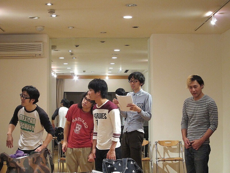 「田中が考え中」稽古風景。