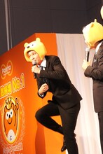 一発ギャグとして「信じられないかも知れませんが、小学生の頃まではわんぱくだったんです」と述べたPOISON GIRL BAND吉田。