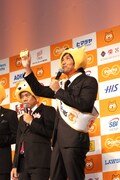 「Pontaカード、イイヨ！」と叫ぶスリムクラブ真栄田。