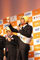「Pontaカード、イイヨ！」と叫ぶスリムクラブ真栄田。