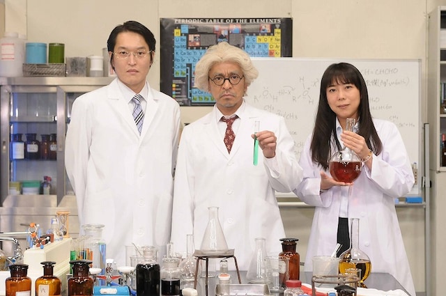 松本人志、千原ジュニア、椿鬼奴出演のコント「博士と助手」。(c)NHK