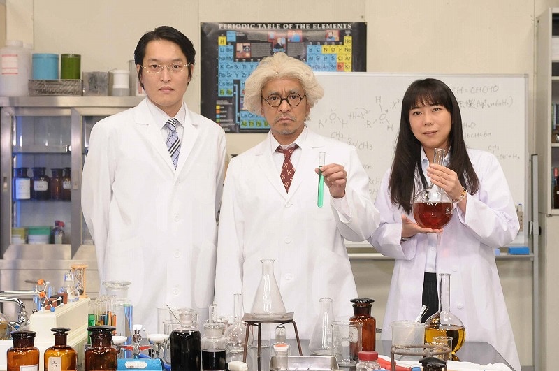 松本人志、千原ジュニア、椿鬼奴出演のコント「博士と助手」。(c)NHK