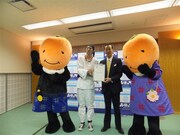 ユウトは大国主の格好で委嘱式に出席。(C)吉本興業