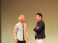 マシンガンズは新たな金儲け策として催眠術を提案。