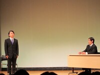 どてちんレンジャー。新入社員面接コントを披露。