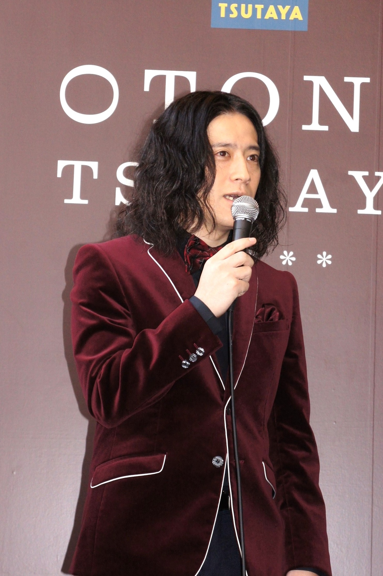 「クリスマスに聞きたい曲は？」との質問に「赤鼻のトナカイ」と答えて、自ら苦笑していた又吉。