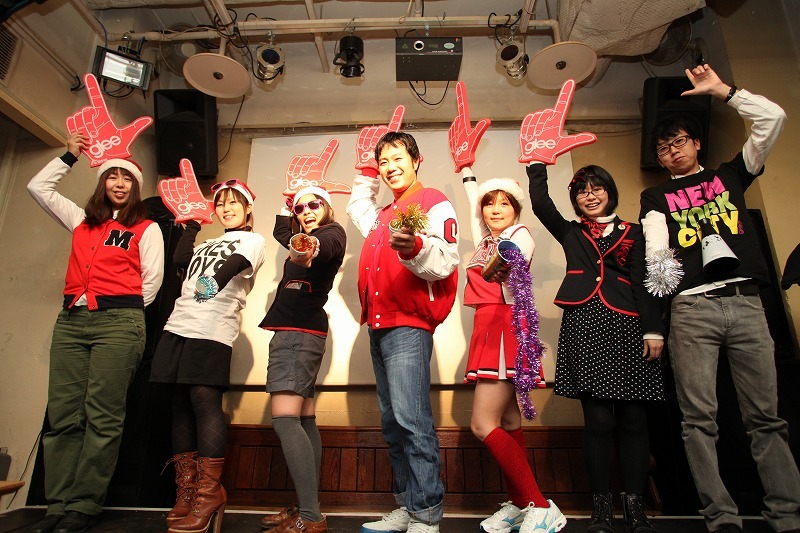人気海外ドラマ「glee／グリー」シーズン2のDVD、コレクターズBOX、Blu-ray発売記念イベントに登場した藤井隆。