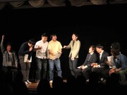 「よいしょ～っ！」というかけ声を練習する人力舎勢。しかし恥ずかしがったり腰が引けている芸人も。