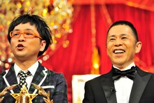 パンクブーブー黒瀬とナインティナイン岡村（左から）。