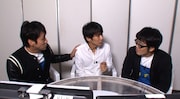 お見合い前に打ち合わせするアンジャッシュ児嶋(左)、キングオブコメディ高橋(中央)、ドランクドラゴン鈴木(右)。