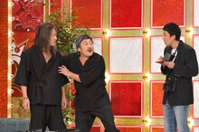 写真は「キングオブコント2011」出演時のロバート。