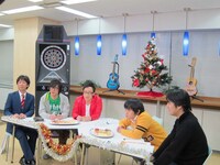 冒頭からしんみりした空気のニコ生。「ひとりが番組に間に合わなかったら坊主にしよう」という相談も。